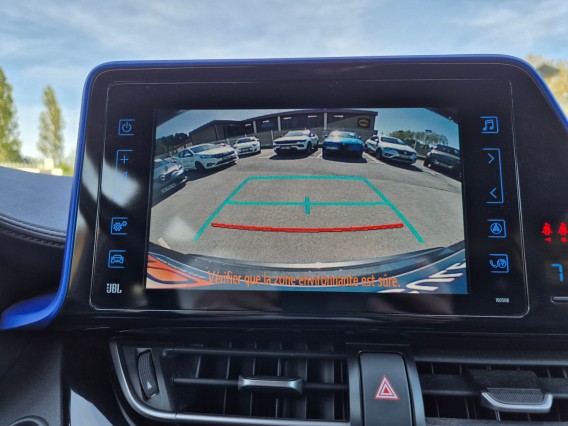 Aperçu de la photo 11 du véhicule TOYOTA C-HR HYBRIDE