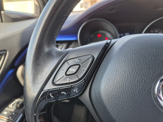 Aperçu de la photo 15 du véhicule TOYOTA C-HR HYBRIDE
