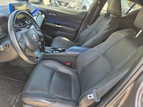 Aperçu de la photo 20 du véhicule TOYOTA C-HR HYBRIDE