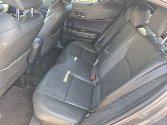 Aperçu de la photo 21 du véhicule TOYOTA C-HR HYBRIDE