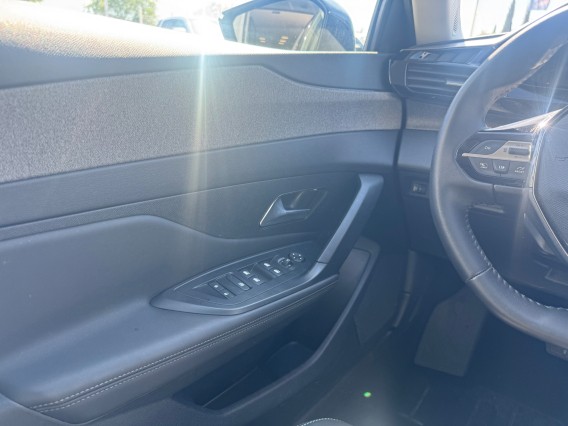 Aperçu de la photo 14 du véhicule PEUGEOT 308