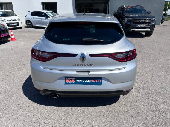 Aperçu de la photo 6 du véhicule RENAULT MEGANE IV BERLINE