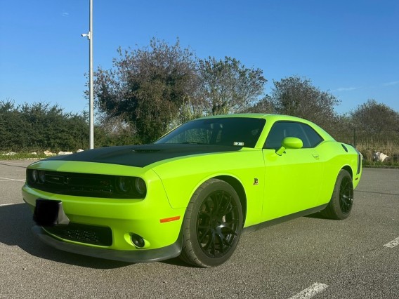 Aperçu de la photo 2 du véhicule DODGE CHALLENGER