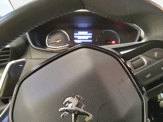 Aperçu de la photo 5 du véhicule PEUGEOT 208
