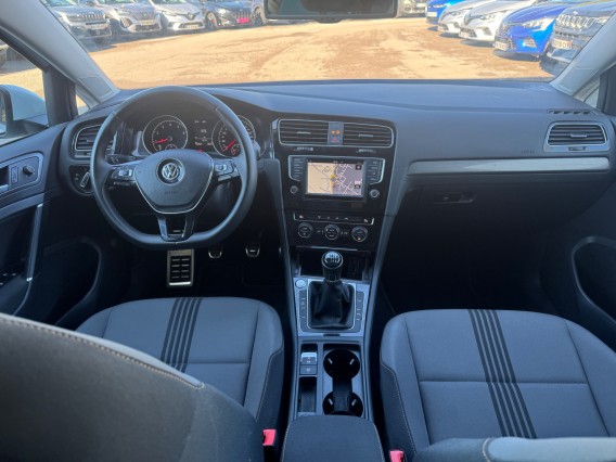 Aperçu de la photo 11 du véhicule VOLKSWAGEN GOLF