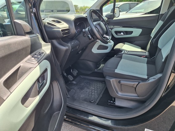Aperçu de la photo 15 du véhicule CITROEN BERLINGO
