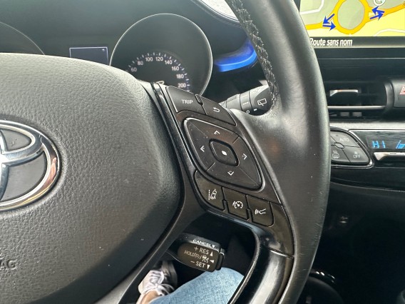 Aperçu de la photo 17 du véhicule TOYOTA C-HR HYBRIDE