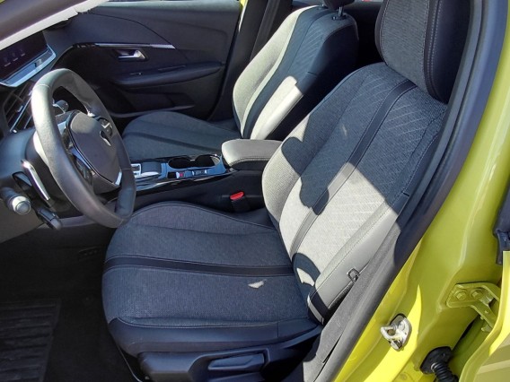 Aperçu de la photo 23 du véhicule PEUGEOT 208