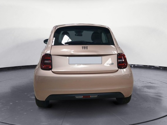 Aperçu de la photo 12 du véhicule FIAT 500e BERLINE