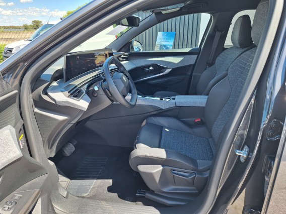 Aperçu de la photo 15 du véhicule PEUGEOT 3008