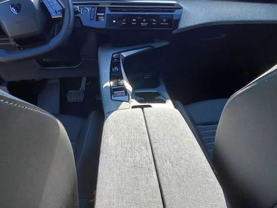 Aperçu de la photo 12 du véhicule PEUGEOT 5008