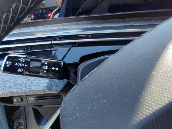 Aperçu de la photo 18 du véhicule PEUGEOT 5008