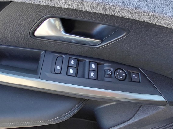 Aperçu de la photo 22 du véhicule PEUGEOT 5008