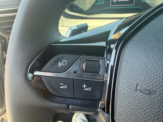 Aperçu de la photo 18 du véhicule PEUGEOT 2008