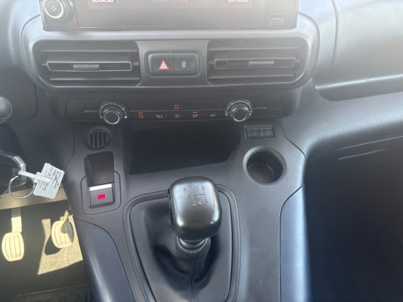Aperçu de la photo 14 du véhicule PEUGEOT RIFTER