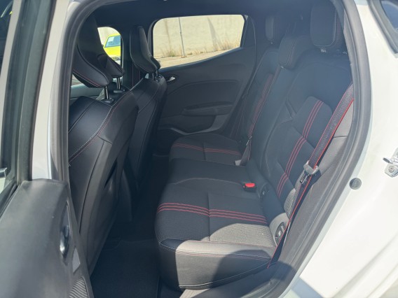 Aperçu de la photo 18 du véhicule RENAULT CLIO V