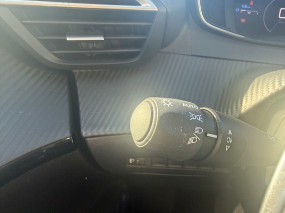 Aperçu de la photo 20 du véhicule PEUGEOT 208