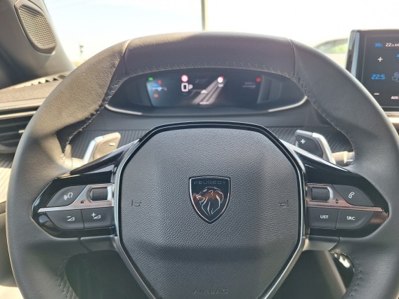 Aperçu de la photo 12 du véhicule PEUGEOT 2008