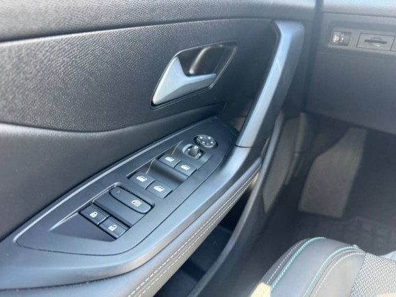 Aperçu de la photo 19 du véhicule PEUGEOT 308