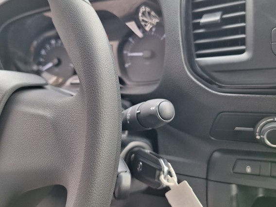 Aperçu de la photo 8 du véhicule OPEL VIVARO FOURGON