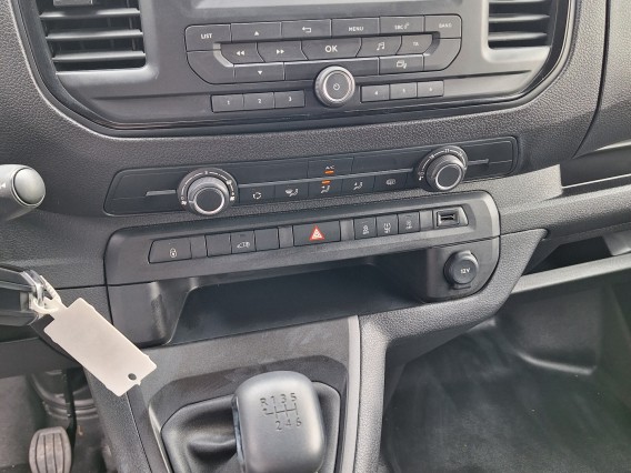 Aperçu de la photo 12 du véhicule OPEL VIVARO FOURGON
