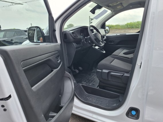 Aperçu de la photo 14 du véhicule OPEL VIVARO FOURGON