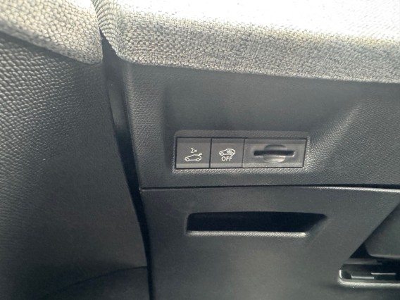 Aperçu de la photo 27 du véhicule PEUGEOT 5008
