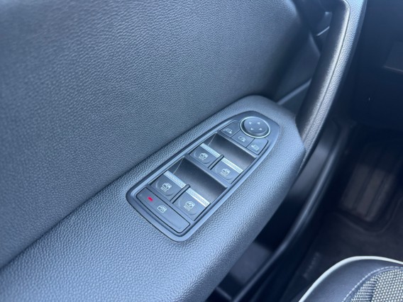 Aperçu de la photo 24 du véhicule RENAULT CAPTUR