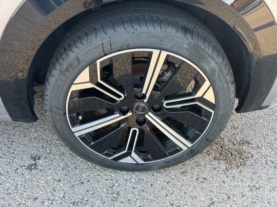 Aperçu de la photo 23 du véhicule LANCIA YPSILON