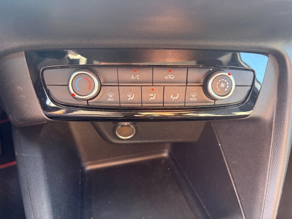 Aperçu de la photo 10 du véhicule OPEL CORSA
