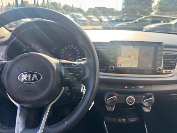 Aperçu de la photo 19 du véhicule KIA RIO