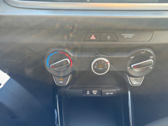Aperçu de la photo 20 du véhicule KIA RIO