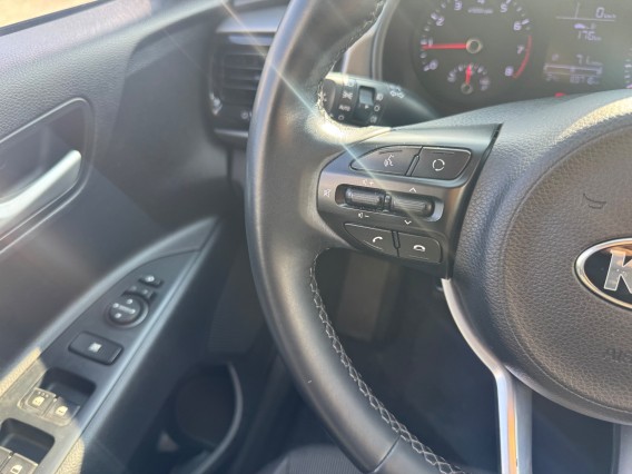 Aperçu de la photo 22 du véhicule KIA RIO