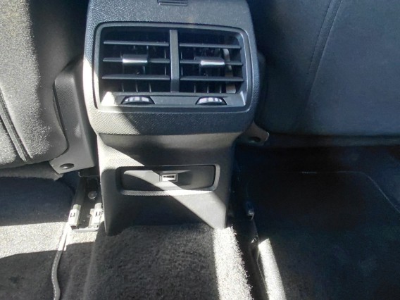 Aperçu de la photo 10 du véhicule CITROEN C4 X