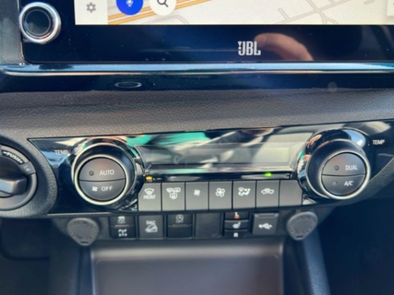 Aperçu de la photo 10 du véhicule TOYOTA HILUX DOUBLE CABINE