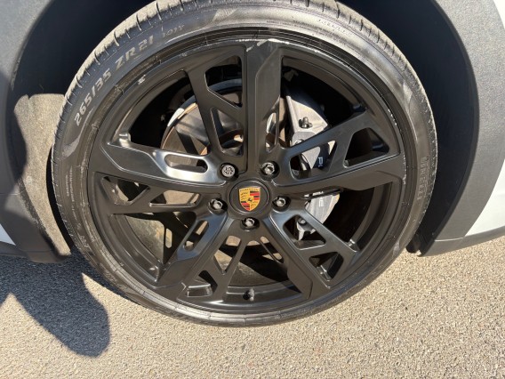 Aperçu de la photo 13 du véhicule PORSCHE TAYCAN CROSS TURISMO