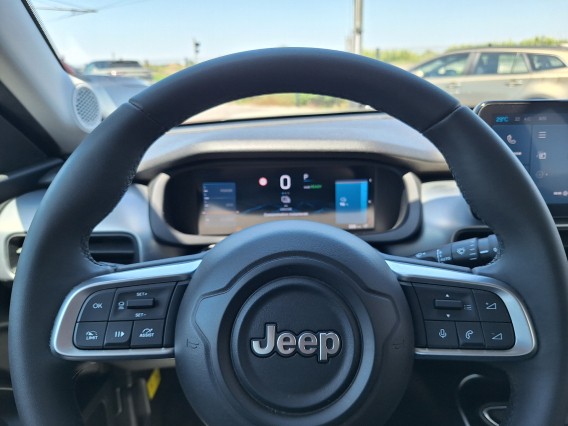 Aperçu de la photo 11 du véhicule JEEP AVENGER ELECTRIQUE