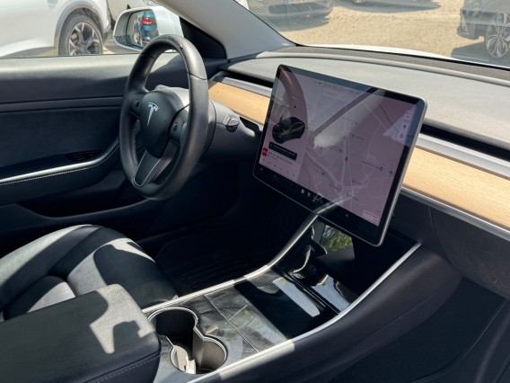 Aperçu de la photo 9 du véhicule TESLA MODEL 3