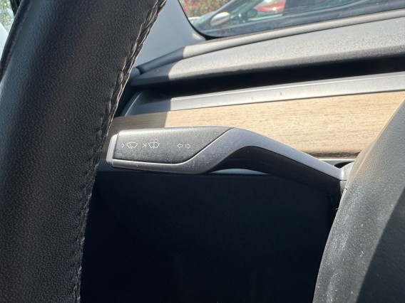 Aperçu de la photo 26 du véhicule TESLA MODEL 3