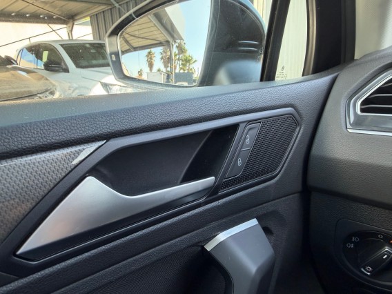 Aperçu de la photo 25 du véhicule VOLKSWAGEN TIGUAN
