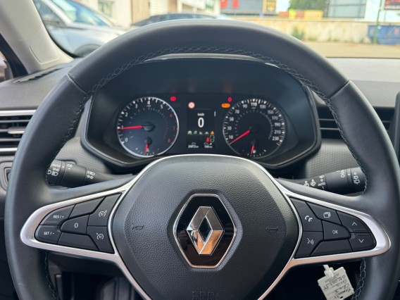 Aperçu de la photo 10 du véhicule RENAULT CLIO V