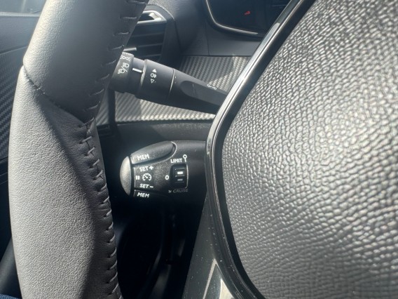 Aperçu de la photo 16 du véhicule PEUGEOT 2008