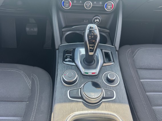 Aperçu de la photo 16 du véhicule ALFA ROMEO STELVIO MY21