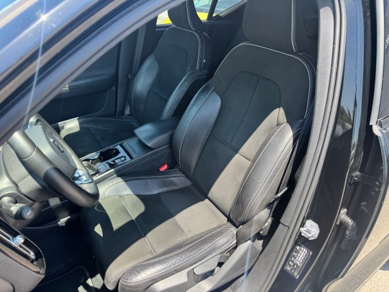 Aperçu de la photo 15 du véhicule VOLVO XC40