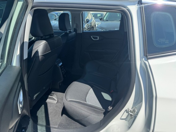Aperçu de la photo 24 du véhicule JEEP COMPASS