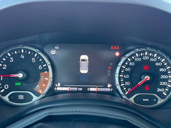 Aperçu de la photo 15 du véhicule JEEP RENEGADE