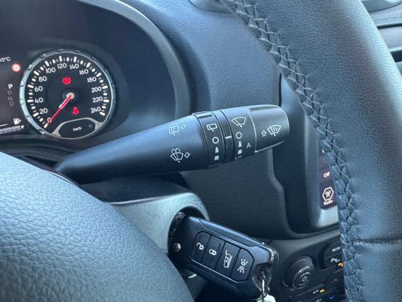 Aperçu de la photo 24 du véhicule JEEP RENEGADE