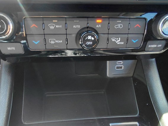 Aperçu de la photo 11 du véhicule JEEP COMPASS