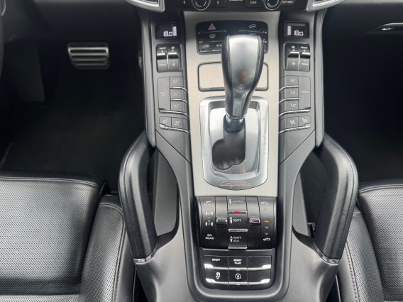 Aperçu de la photo 23 du véhicule PORSCHE CAYENNE