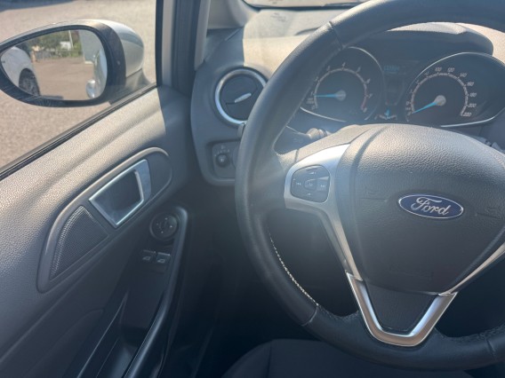 Aperçu de la photo 12 du véhicule FORD FIESTA